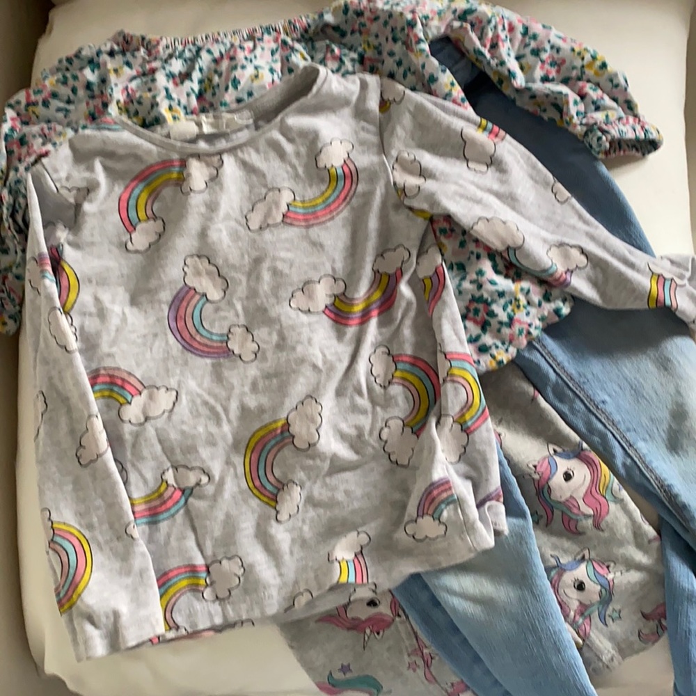 Girls 3T-4T clothing bundle shirts and pants